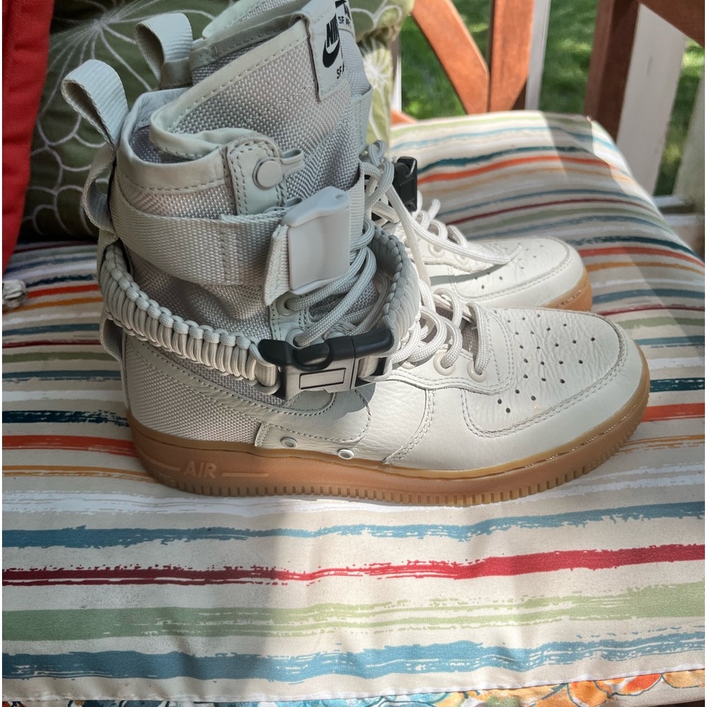 Nike Special Field